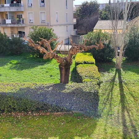 Les Tourterelles D'Avignon 2 Lägenhet Exteriör bild