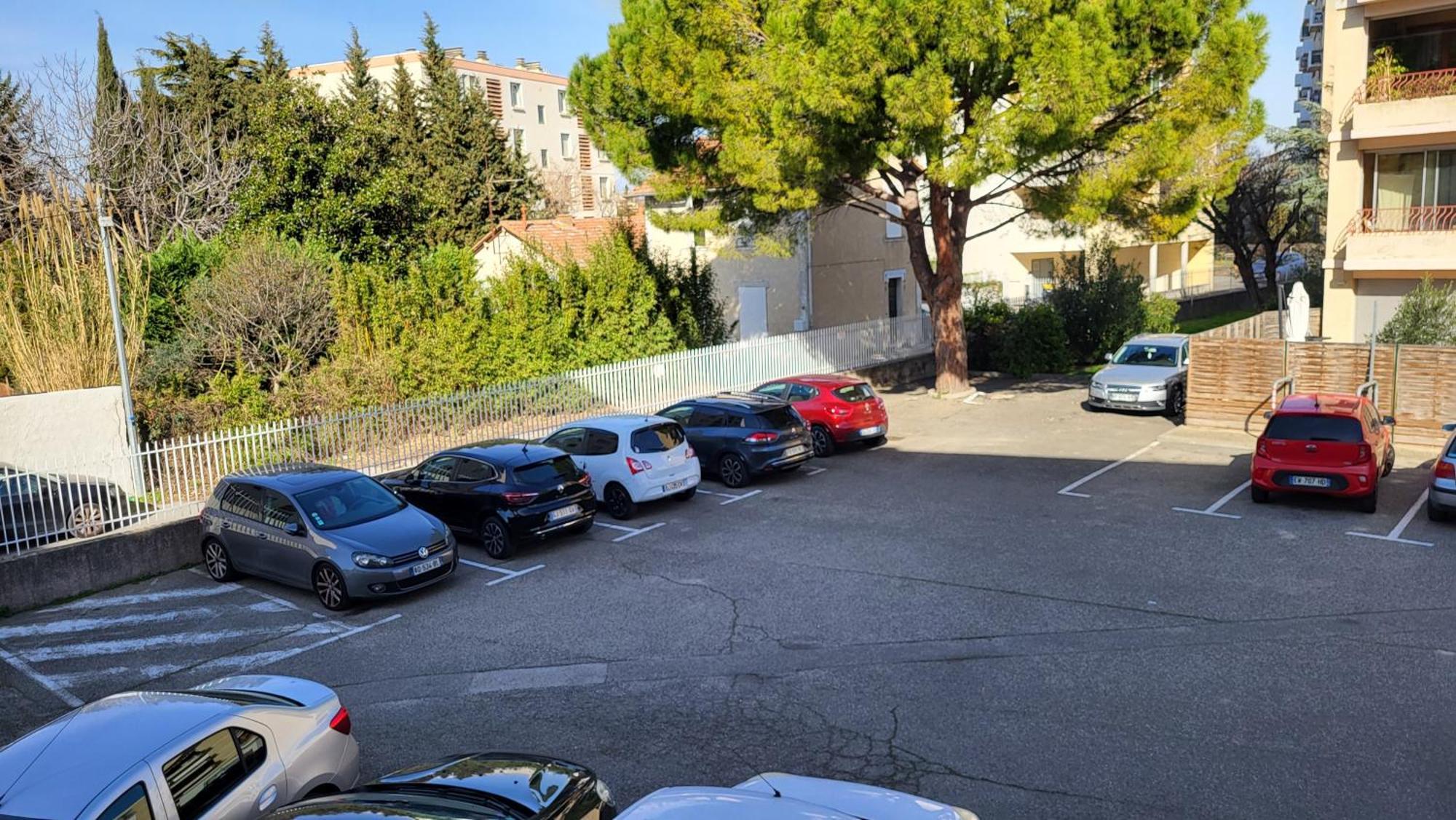 Les Tourterelles D'Avignon 2 Lägenhet Exteriör bild